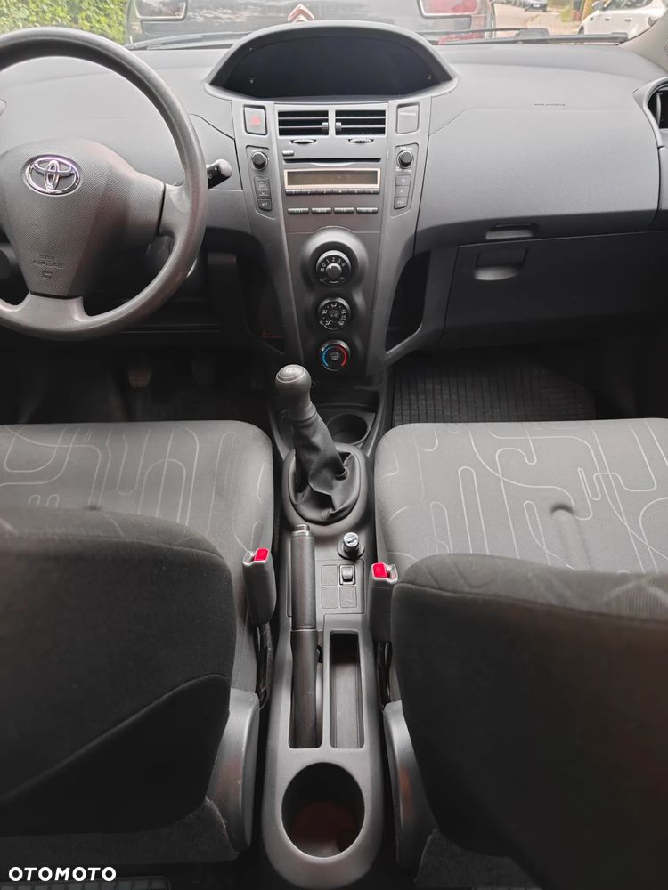 Toyota Yaris 1.0 Luna A/C - 11