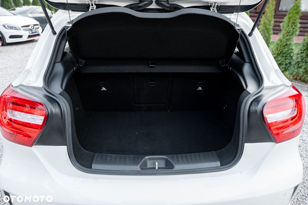 Mercedes-Benz Klasa A 250 4Matic 7G-DCT AMG Line - 15