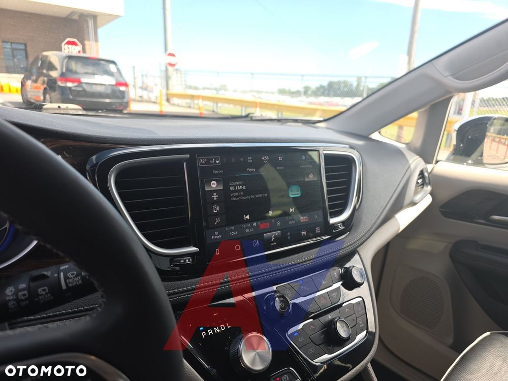 Chrysler Pacifica - 9