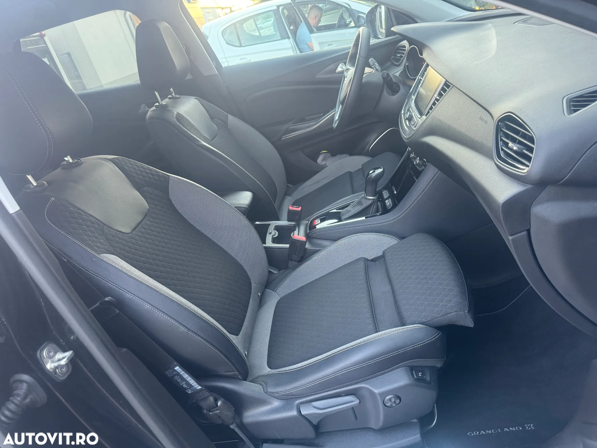 Opel Grandland X 1.2 Turbo START/STOP Ultimate Aut. - 8
