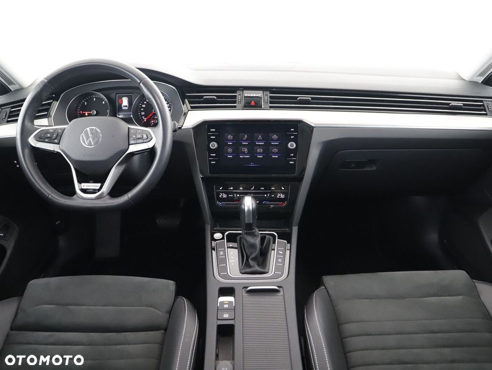 Volkswagen Passat Variant 2.0 TDI 4Mot Elegance DSG - 13