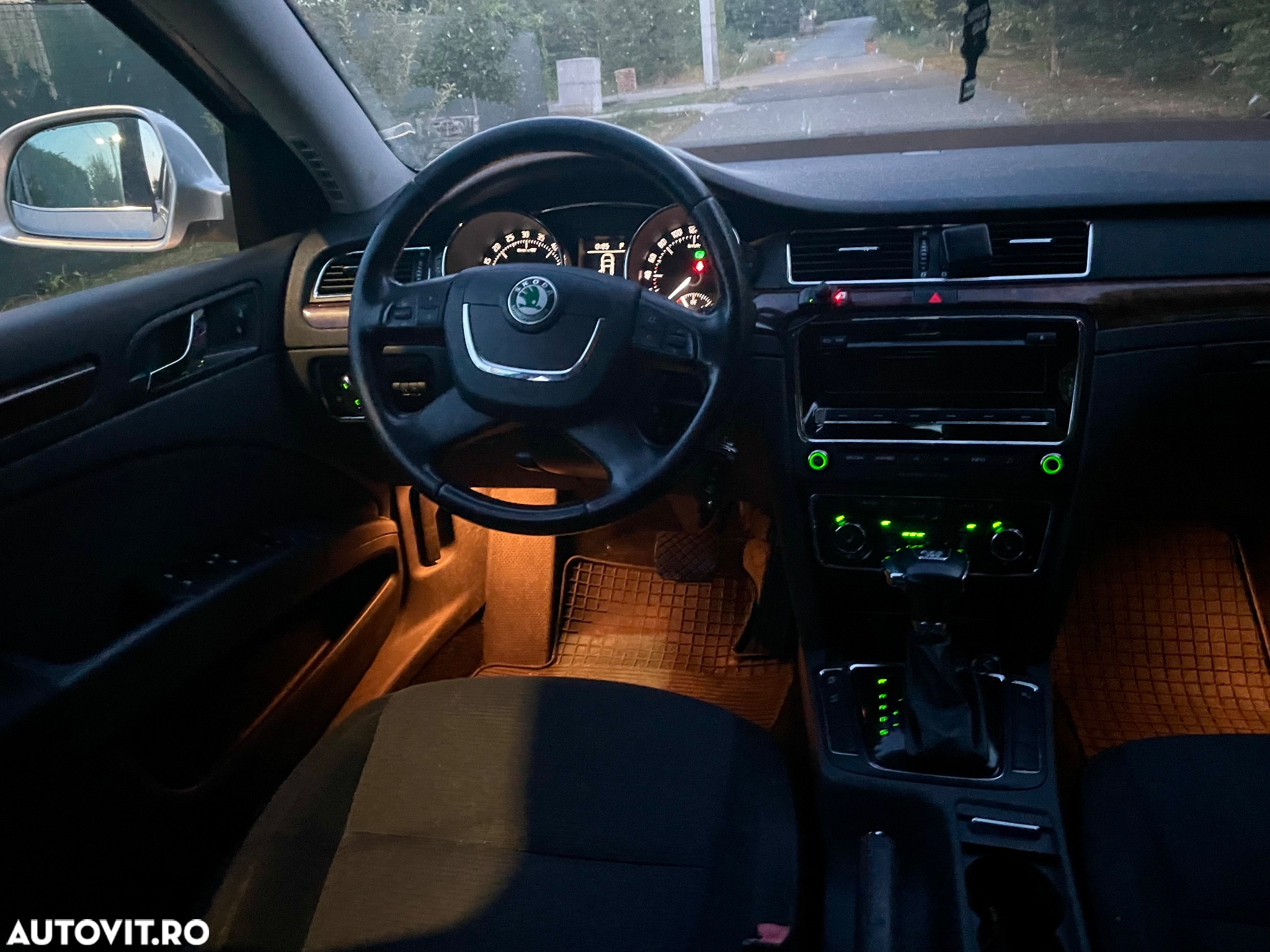 Skoda Superb 2.0 TDI Active 4x4 DSG - 13