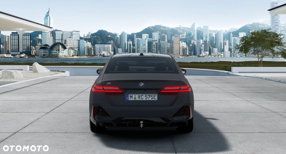 BMW i5 - 3