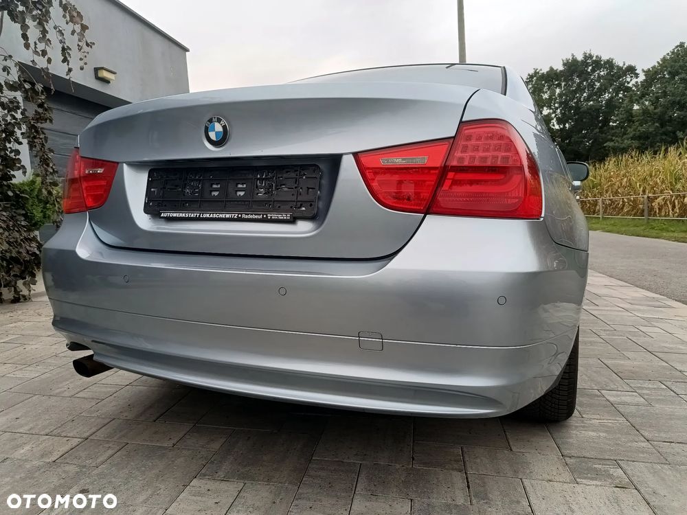 BMW Seria 3 318i - 9