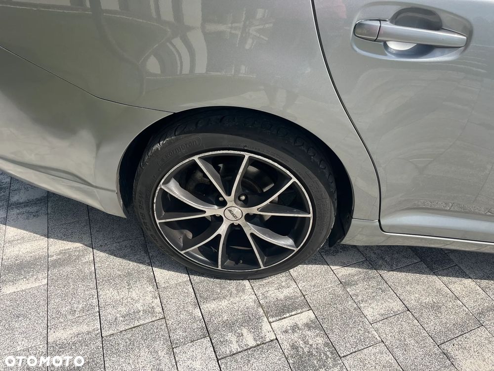 Toyota Avensis 2.0 D-4D Sol+NAVI - 15