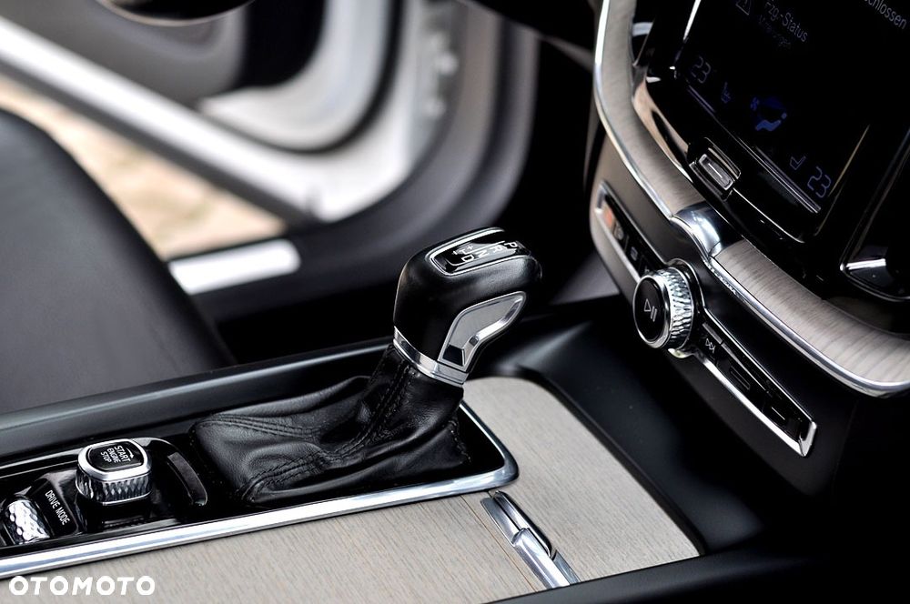 Volvo XC 60 - 24