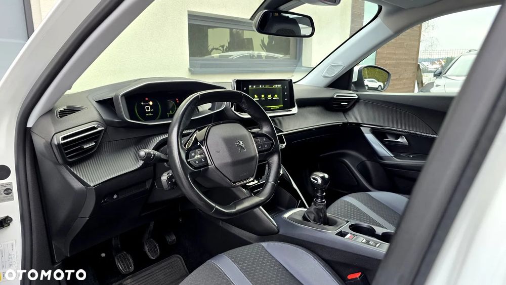 Peugeot 2008 PureTech 130 GPF Stop&Start Allure - 19