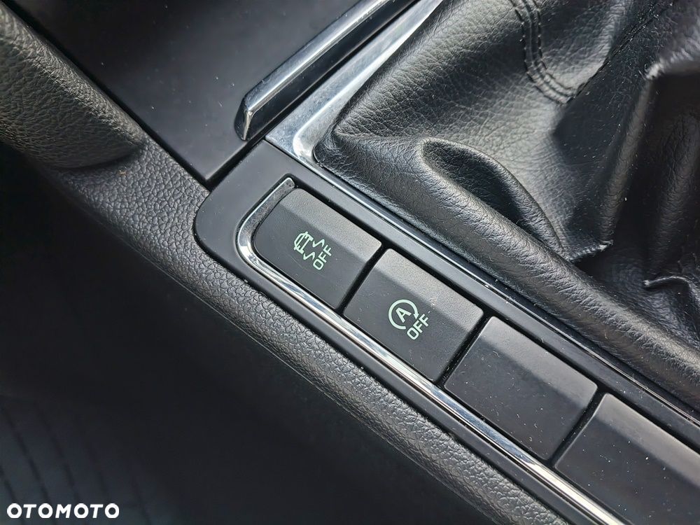 Skoda Superb 2.0 TDI PD Comfort - 29