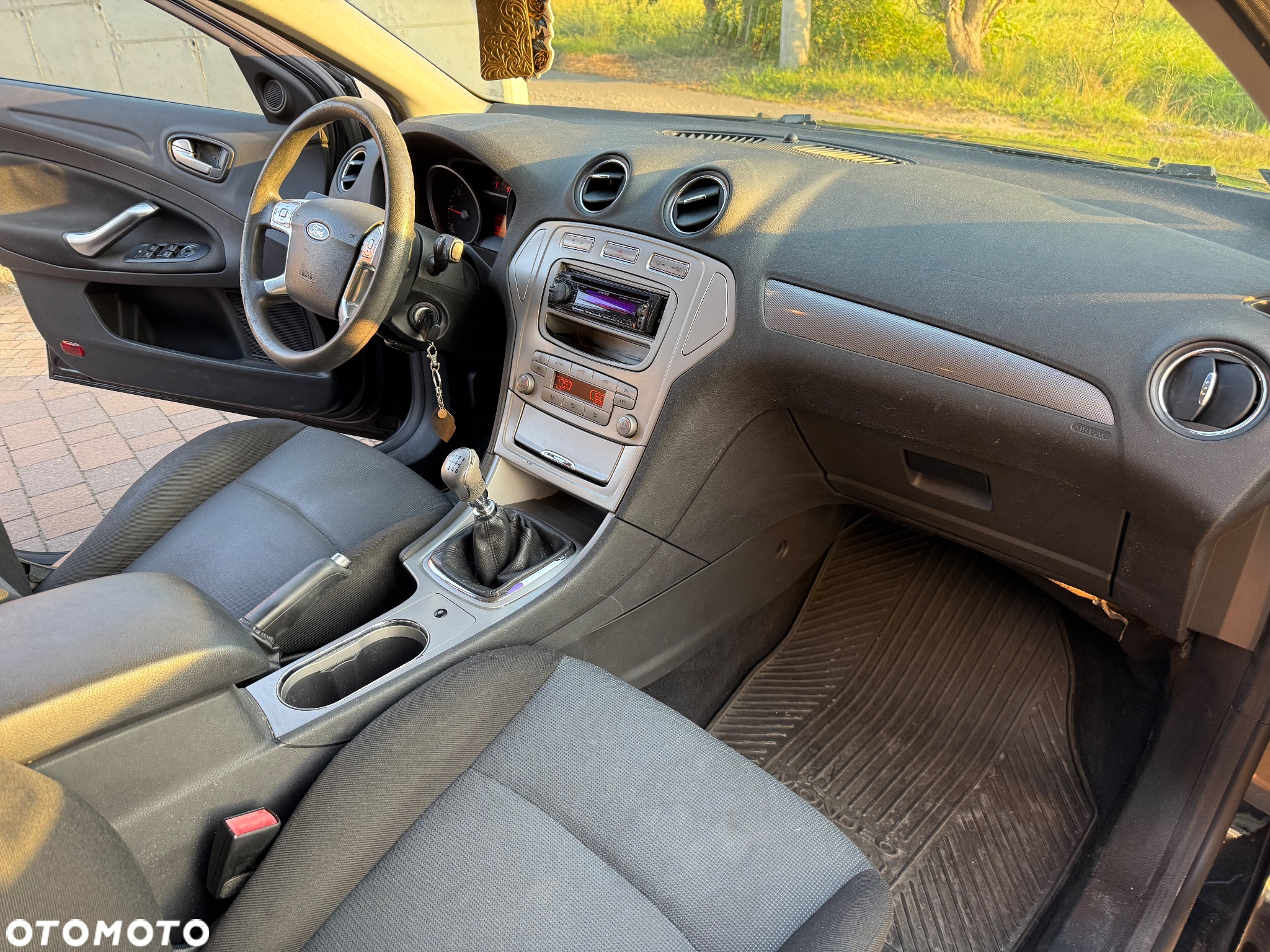 Ford Mondeo 1.8 TDCi Ambiente - 14