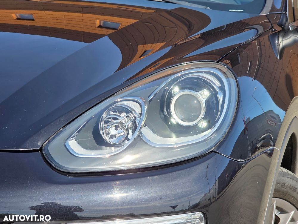 Porsche Cayenne 3.0 L - 10