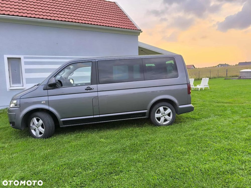 Volkswagen Multivan - 32