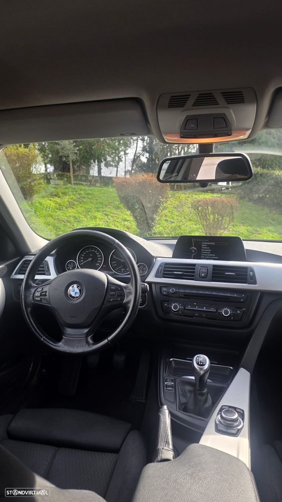 BMW 318 d Sport Line - 3
