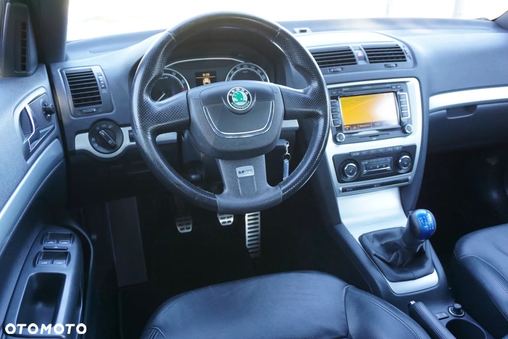 Skoda Octavia 2.0 TSI RS - 13