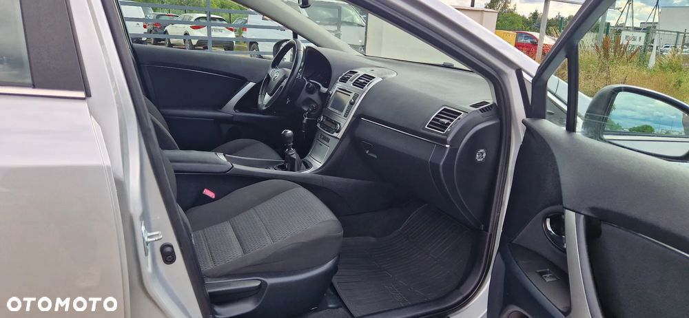 Toyota Avensis 2.2 D-4D Comfort - 10
