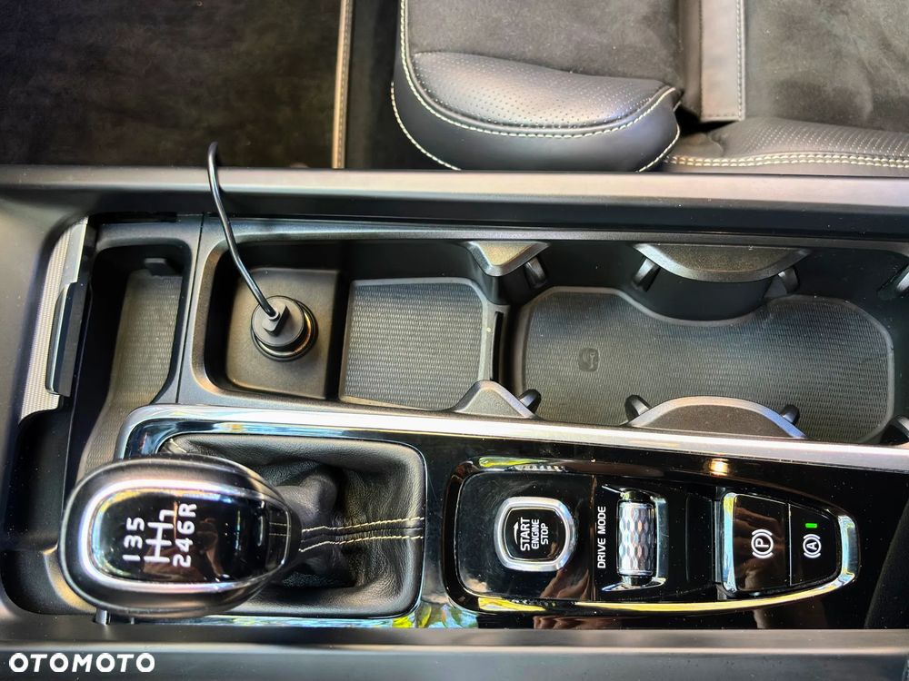 Volvo XC 60 D3 R-Design - 22
