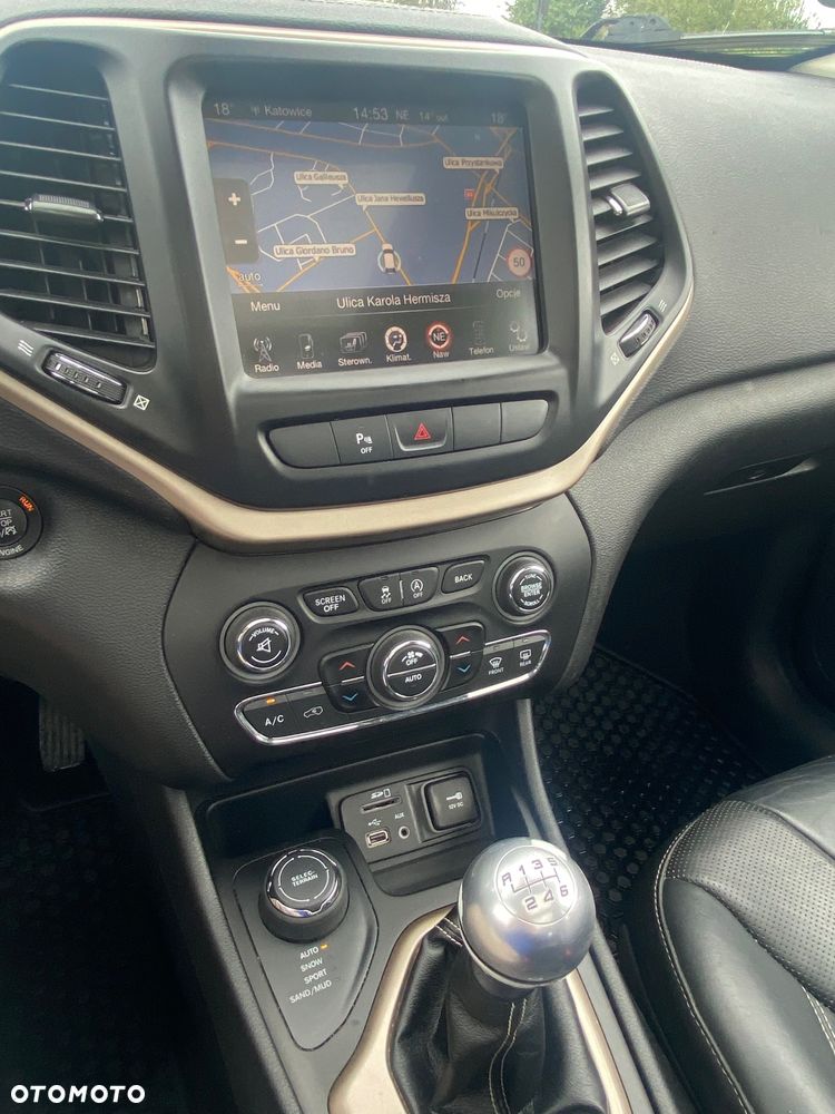 Jeep Cherokee - 23