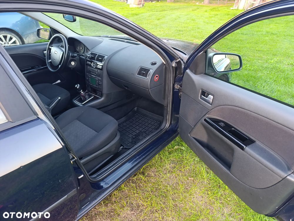 Ford Mondeo - 12