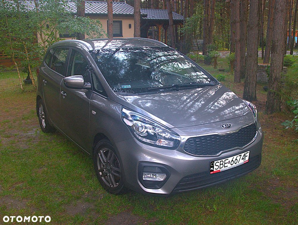 Kia Carens - 1