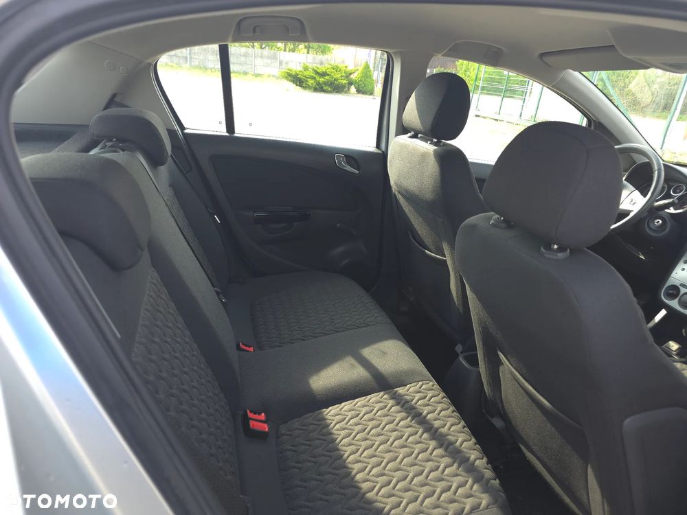 Opel Corsa 1.4 16V Edition - 12