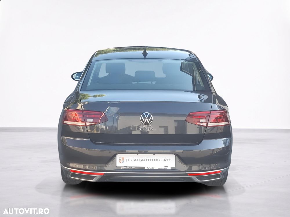 Volkswagen Passat - 5