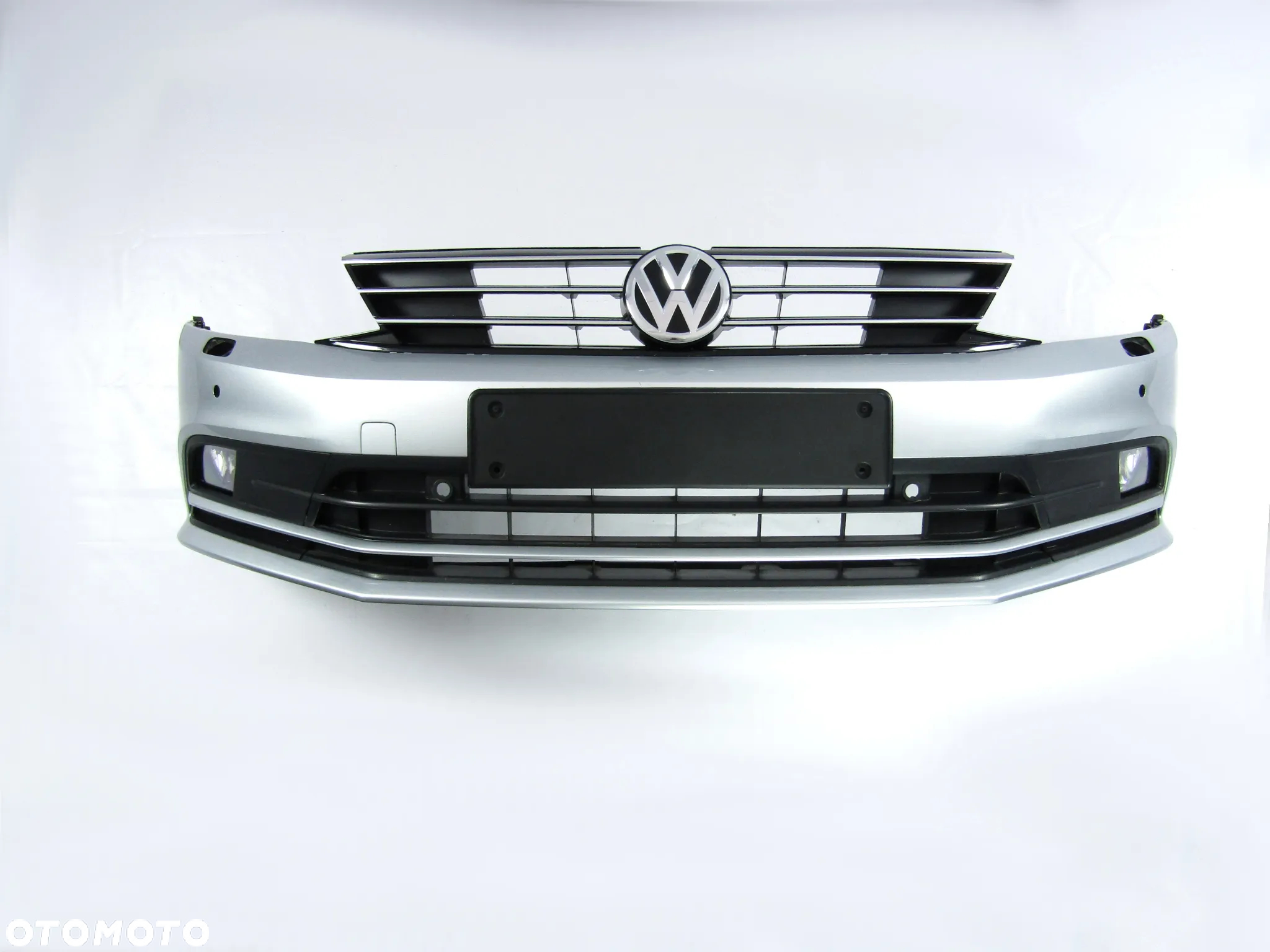 Zderzak przedni VW Jetta 15 - 18 Sprysk. / Pdc-4 Lakier LA7W - 5