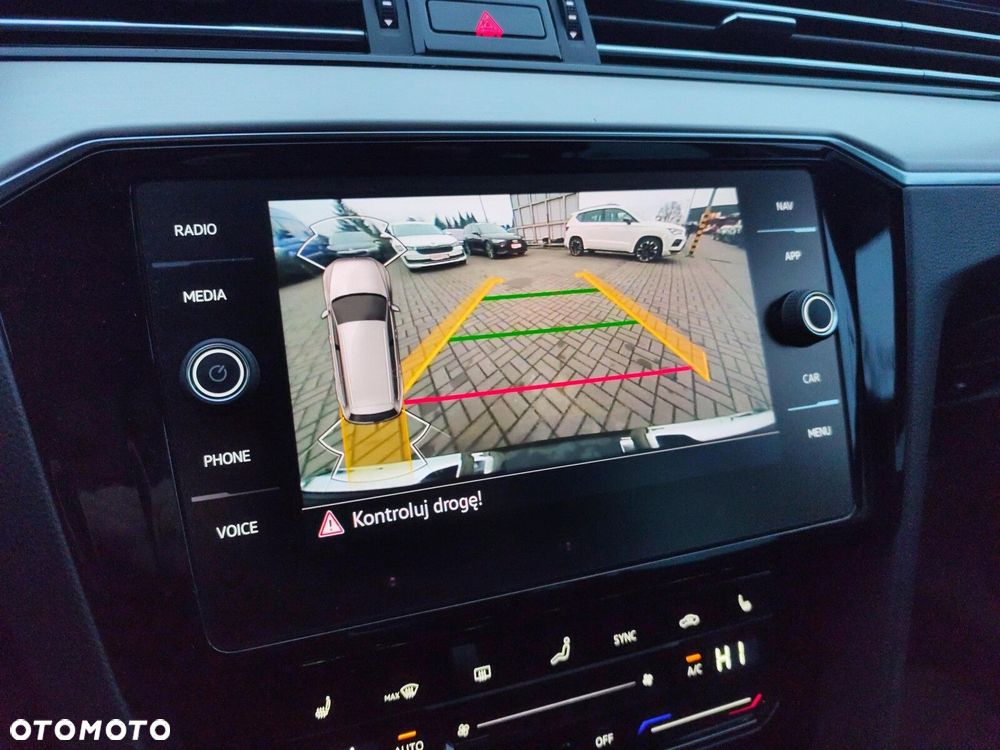 Volkswagen Passat - 23