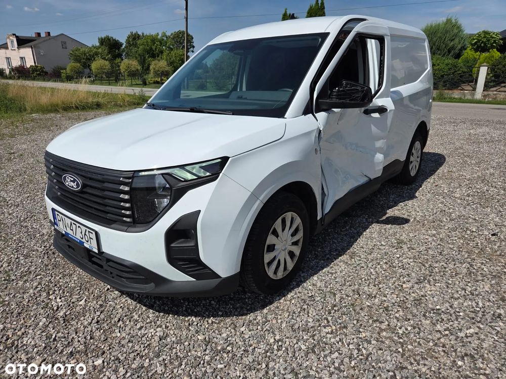 Ford Transit Courier - 12