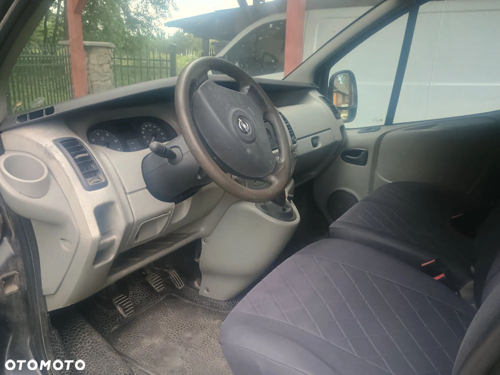 Opel Vivaro - 8