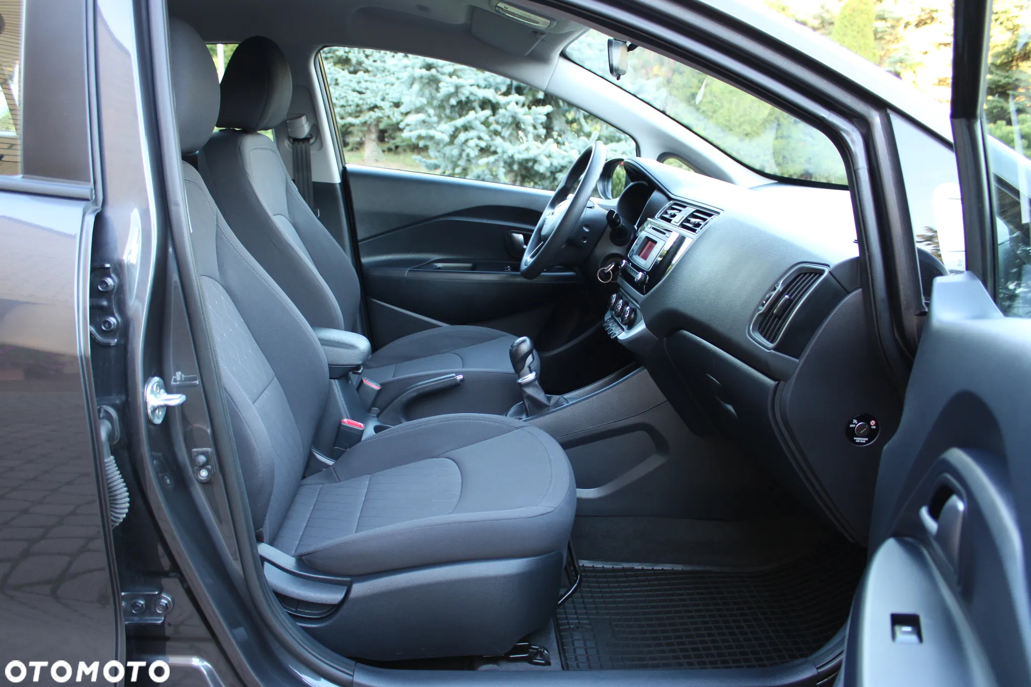 Kia Rio 1.4 M - 25