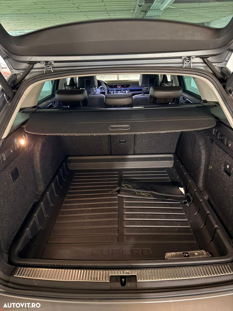 Skoda Superb Combi 2.0 TDI DSG 4X4 Laurin & Klement - 13