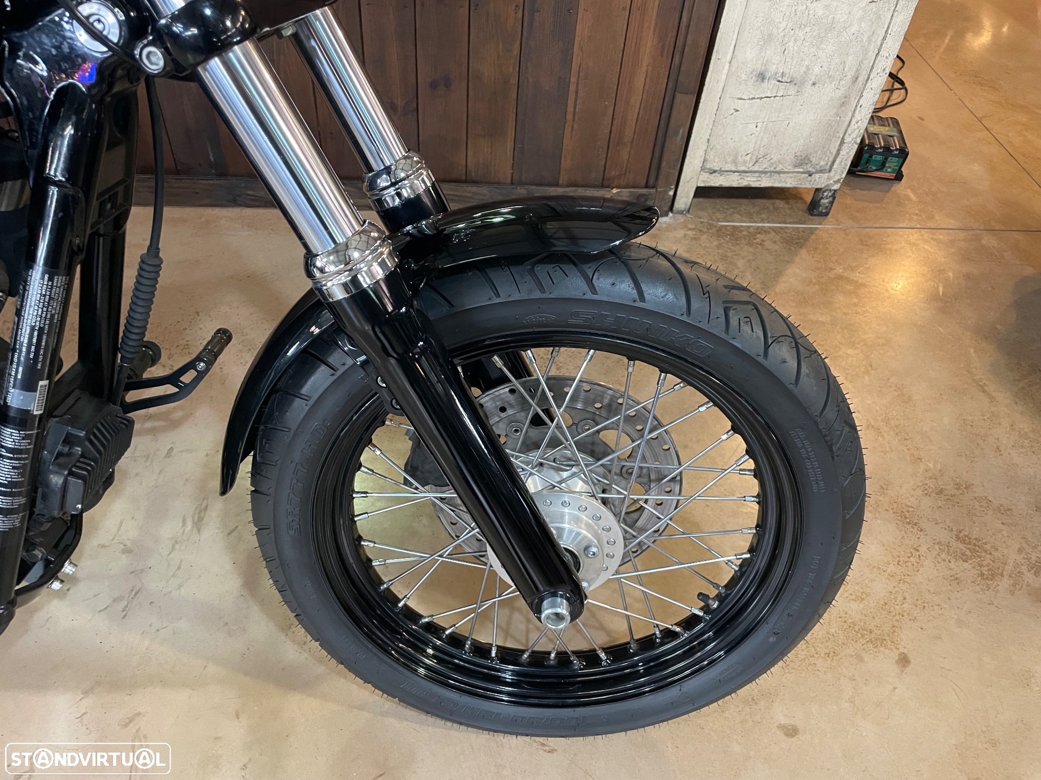 Harley-Davidson Dyna Street Bob 103ci - 3