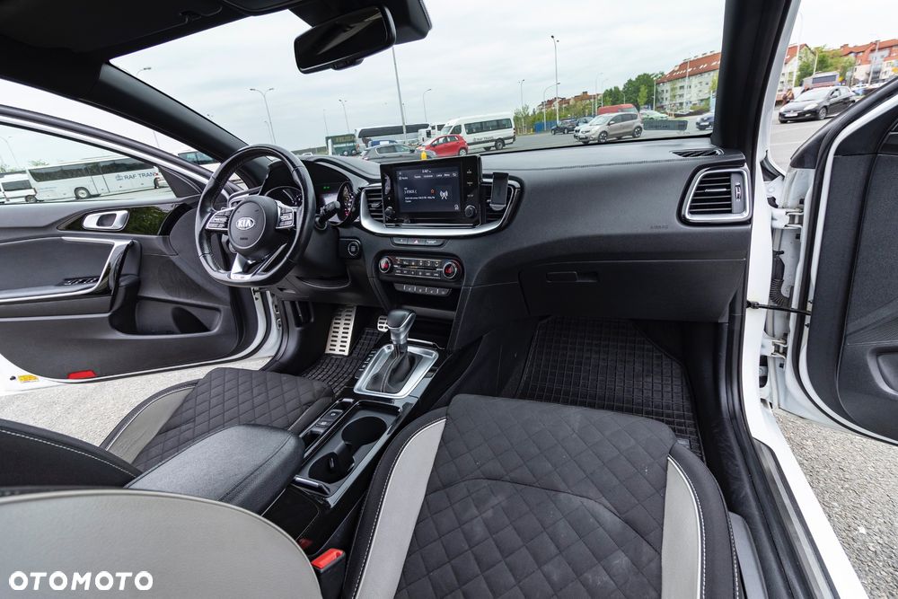 Kia ProCeed - 39