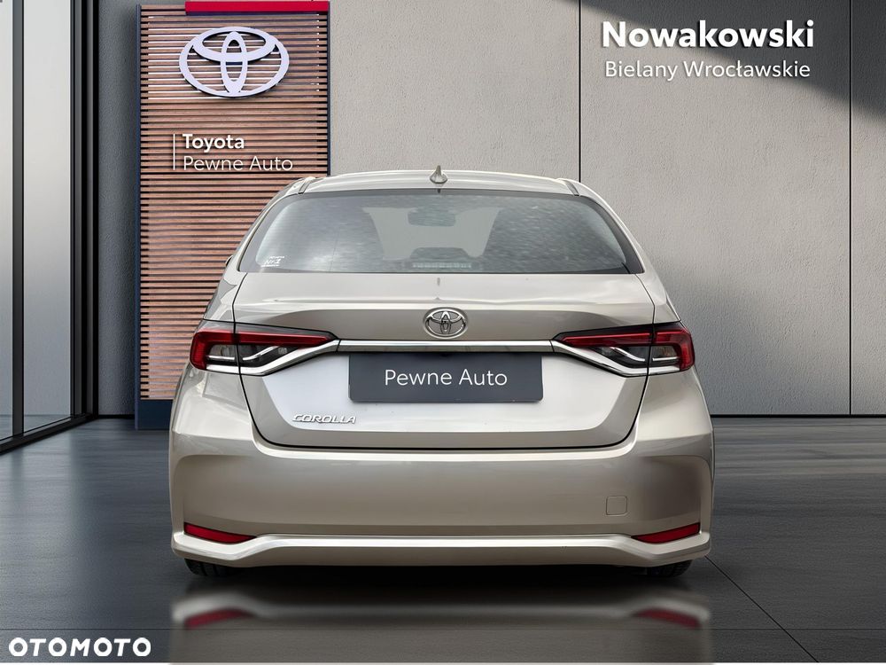 Toyota Corolla - 4
