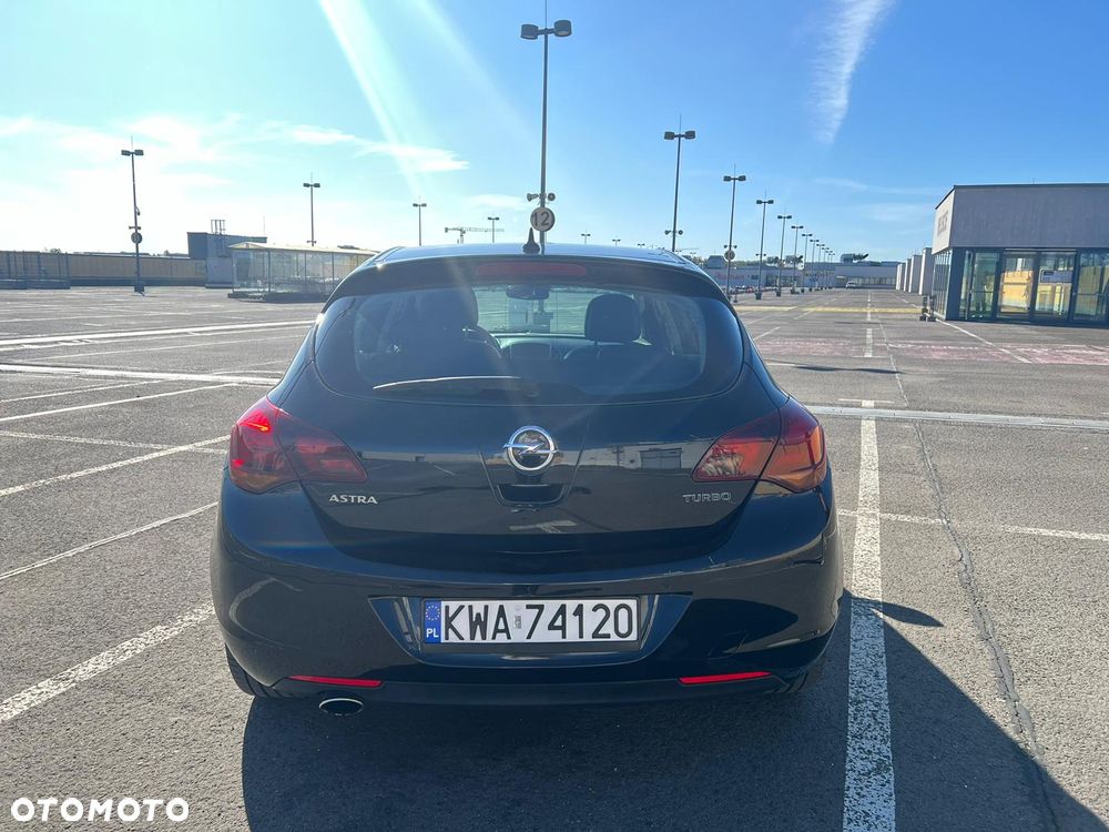 Opel Astra 1.6 T Cosmo - 5