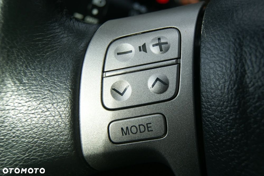 Toyota Auris 1.4 VVT-i - 16