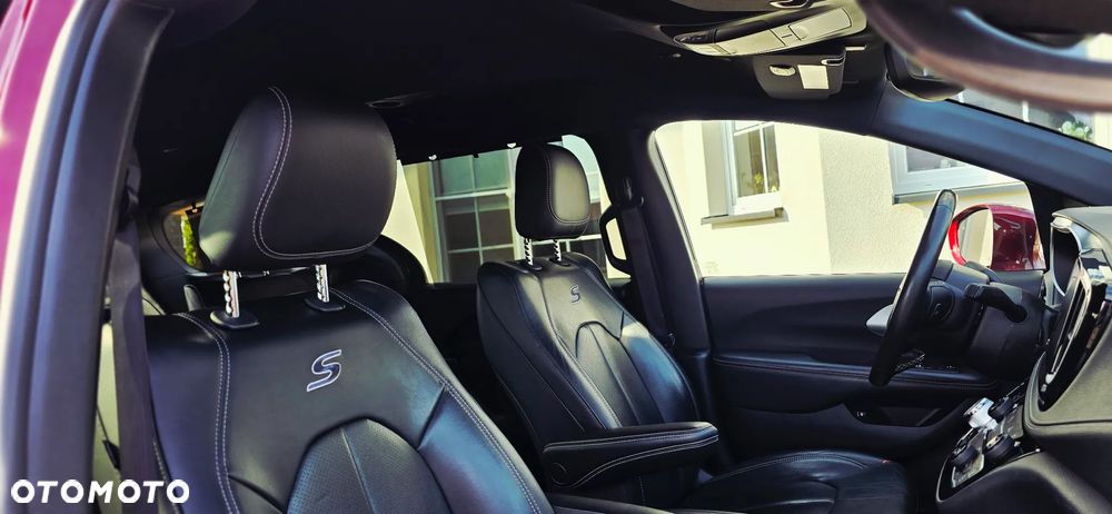 Chrysler Pacifica - 29