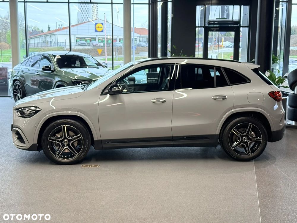 Mercedes-Benz GLA - 5