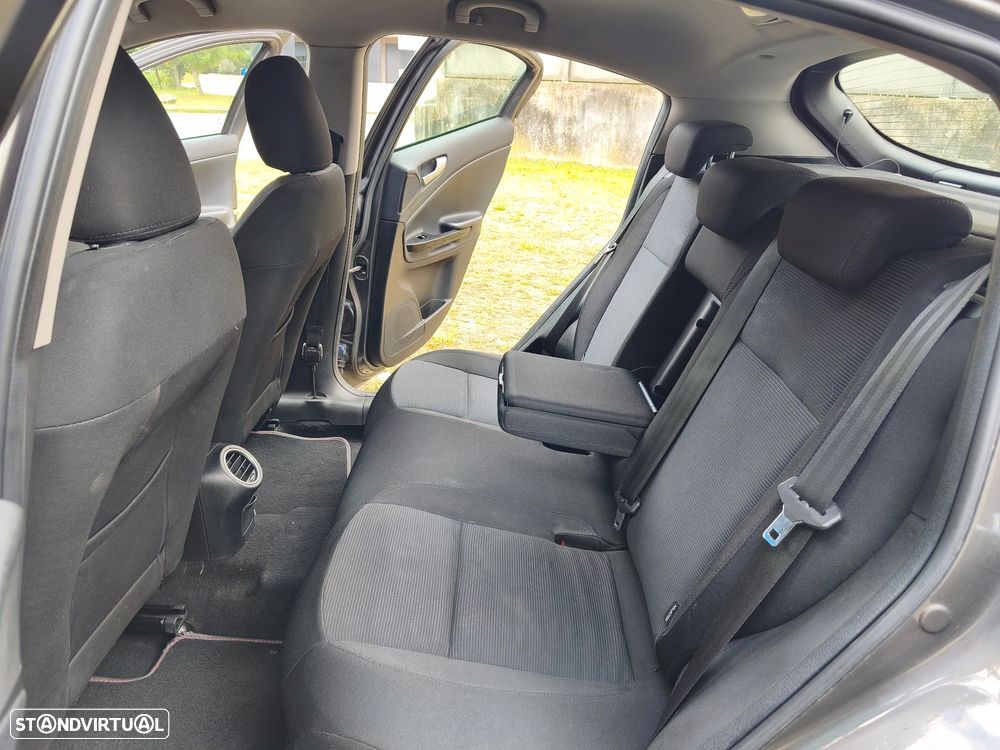 Alfa Romeo Giulietta 1.6 JTDM Distinctive - 18