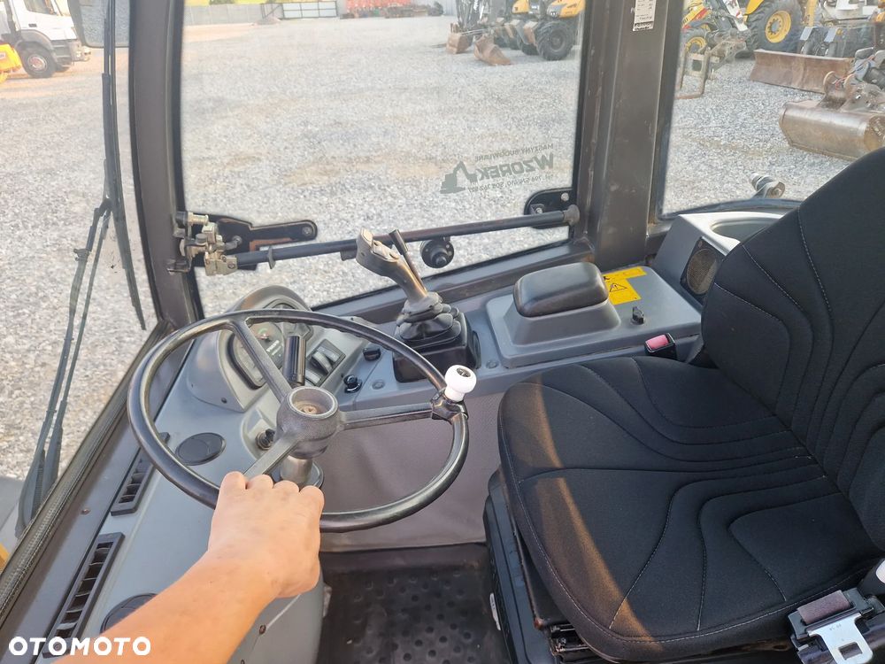 Volvo L25B-P - 14
