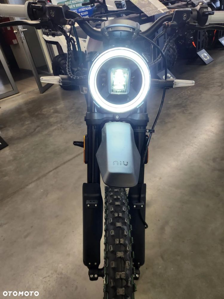 Niu U - 6