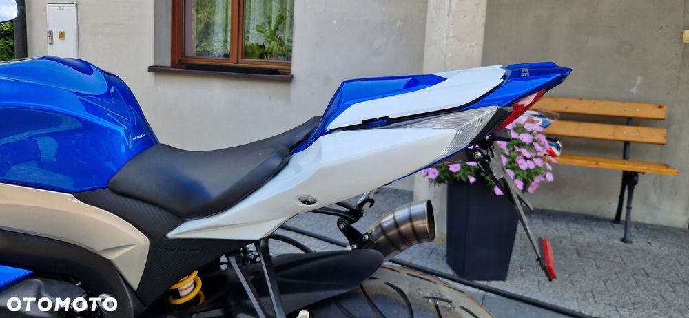 Suzuki GSX-R - 17