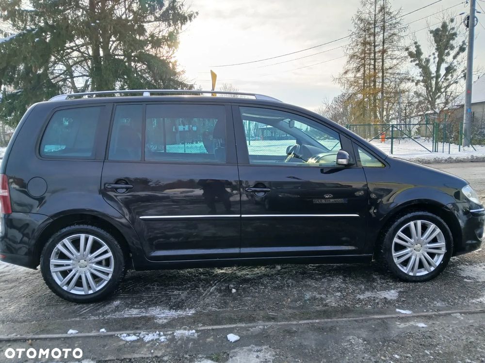 Volkswagen Touran - 4