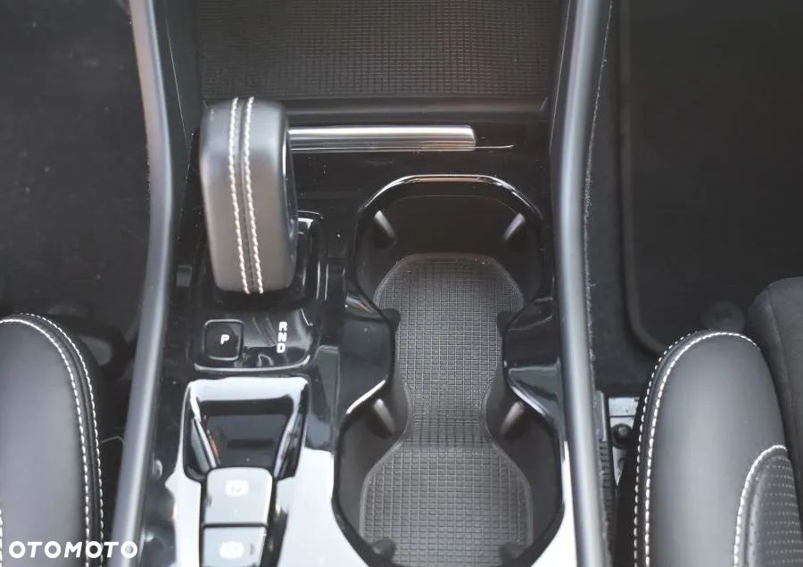 Volvo XC 40 T3 R-Design - 14