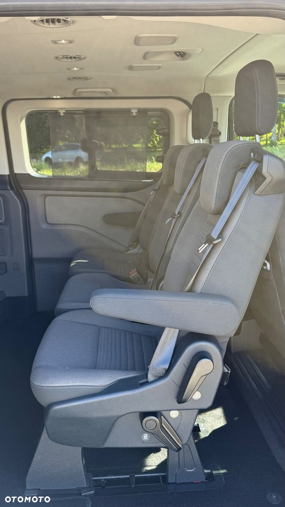 Ford Tourneo Custom - 14