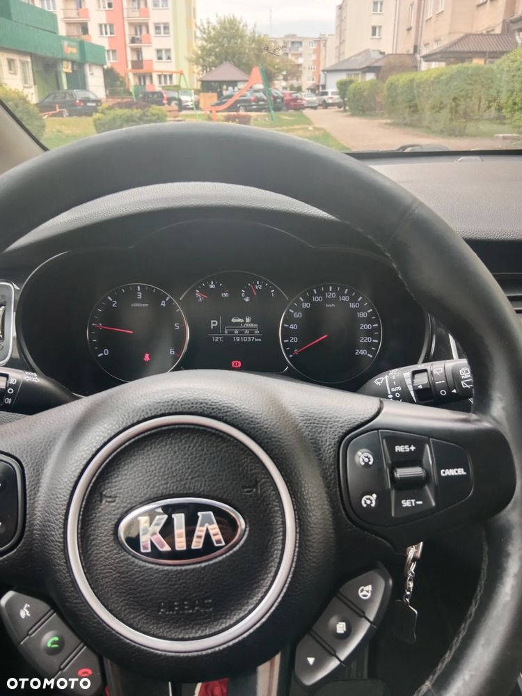 Kia Carens 1.7 CRDi Business Line 7os 7DCT - 9