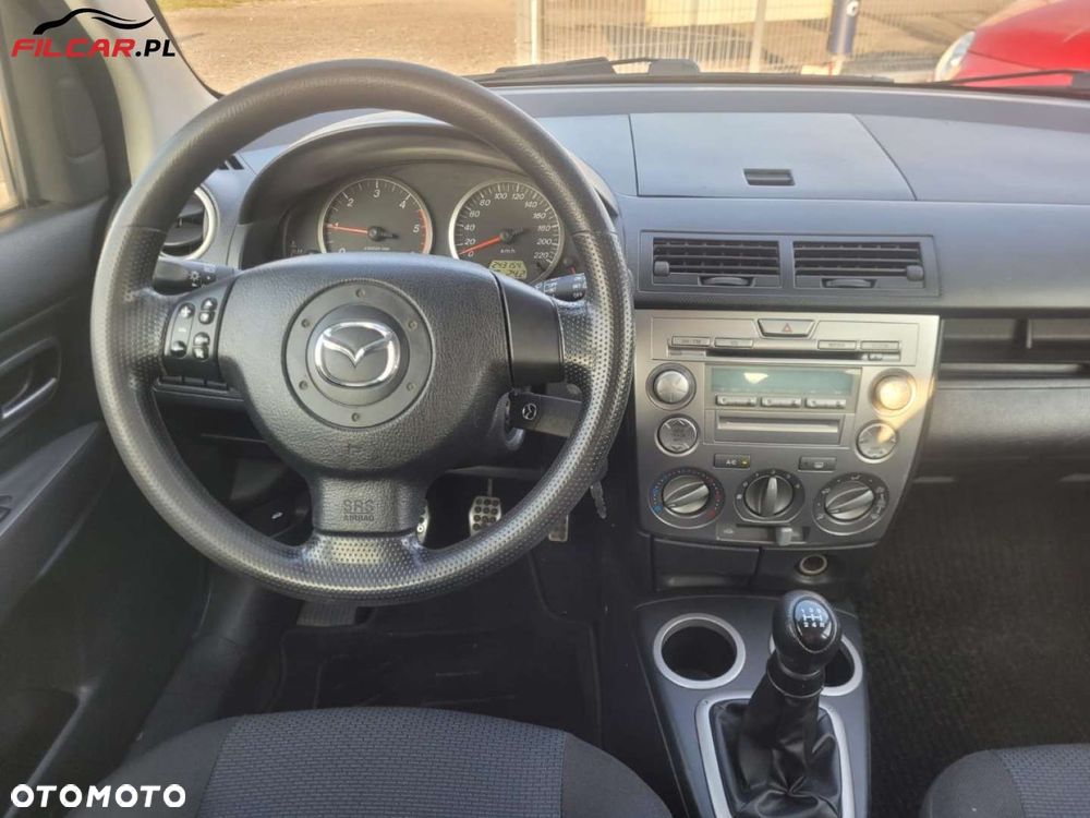 Mazda 2 - 10