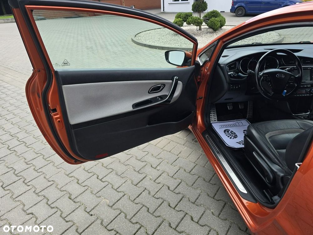Kia Ceed - 16