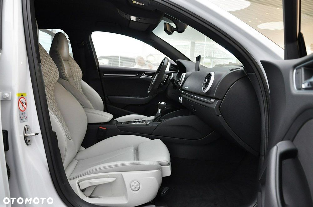 Audi RS3 Sportback - 22