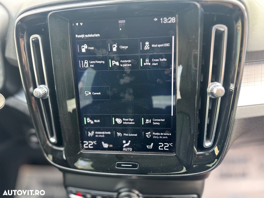 Volvo XC 40 T5 Twin Engine DKG Momentum Pro - 7