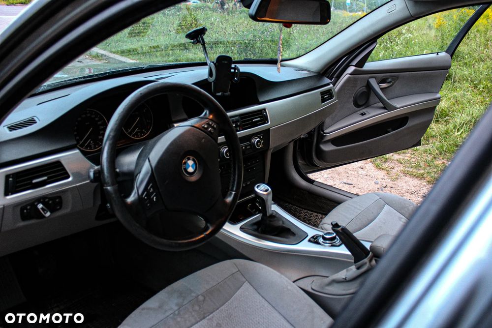 BMW Seria 3 320d xDrive - 16